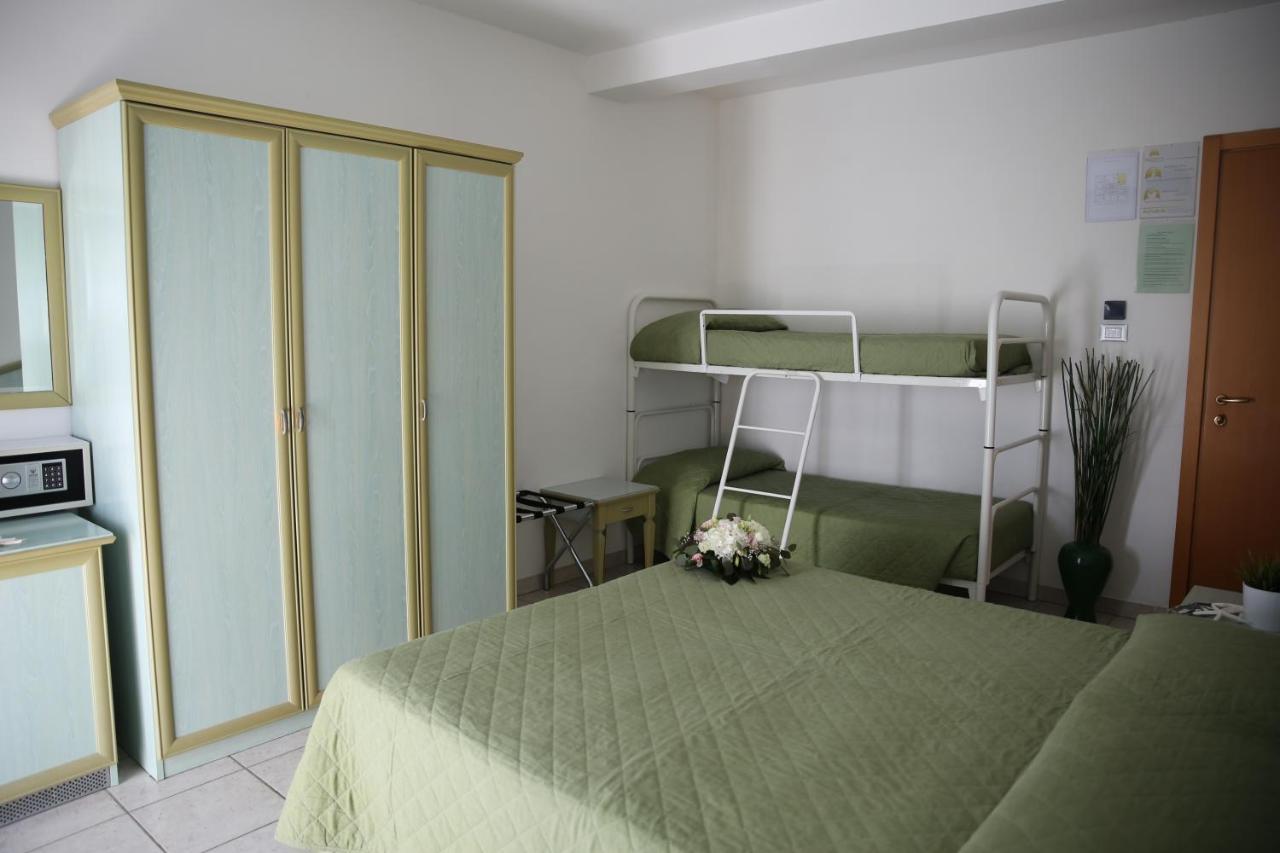 Hotel Philadelphia Католика Екстериор снимка